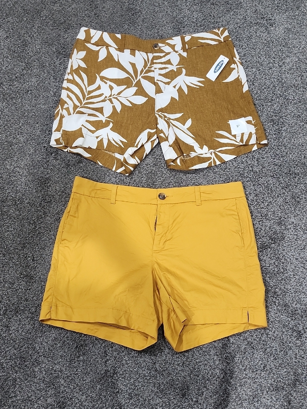 Old Navy Women's Mustard Floral and Solid Yellow Shorts (2-Pack)